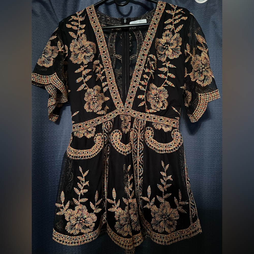 Multicolored Embroidered Short Lace Romper Cloud Ten v neck